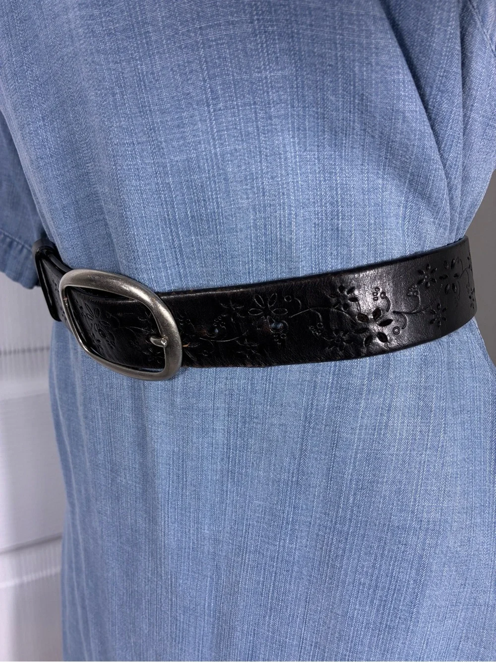 Plus Size Womens belt Sz 2X genuine leather black floral carvings silver buckle